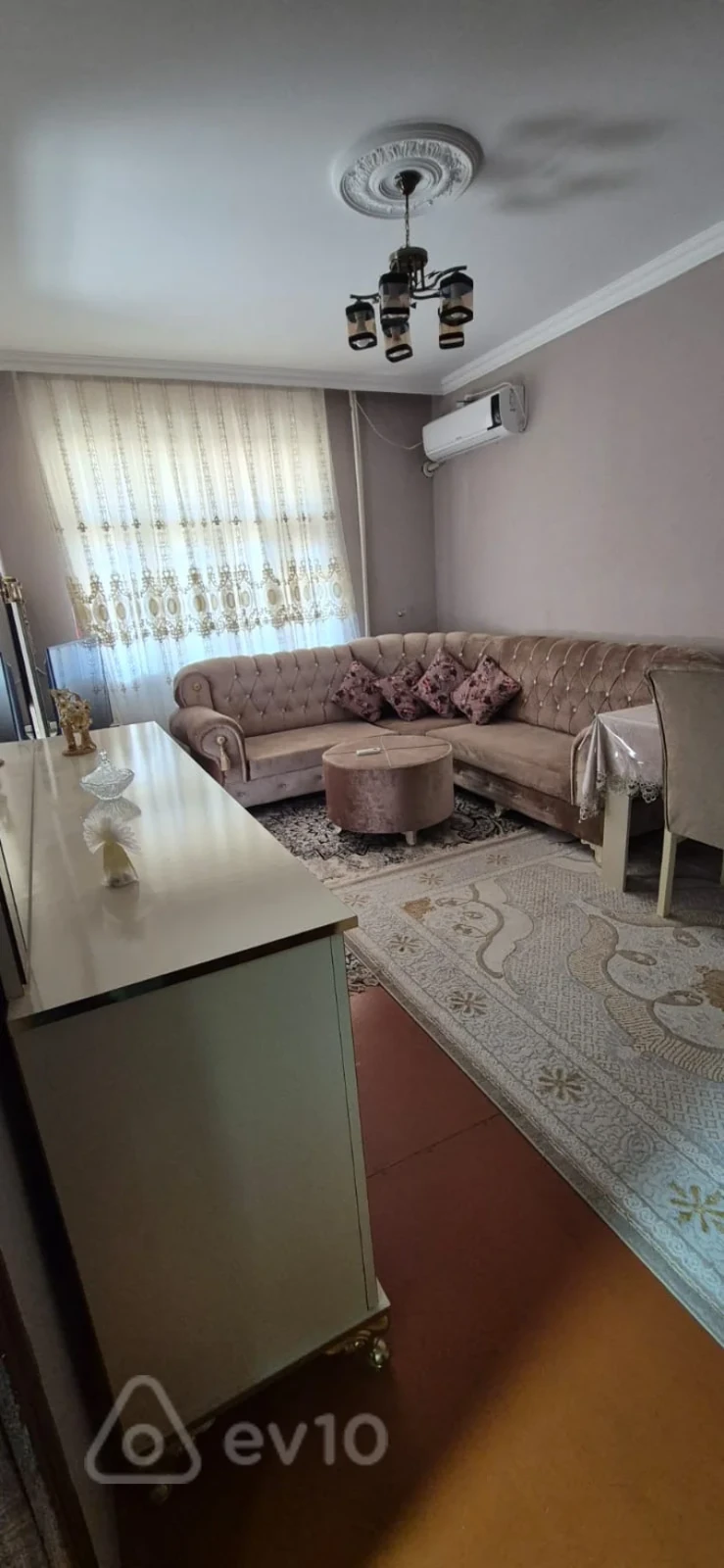 Kirayə verilir 2 otaqlı köhnə tikili 60 m²
