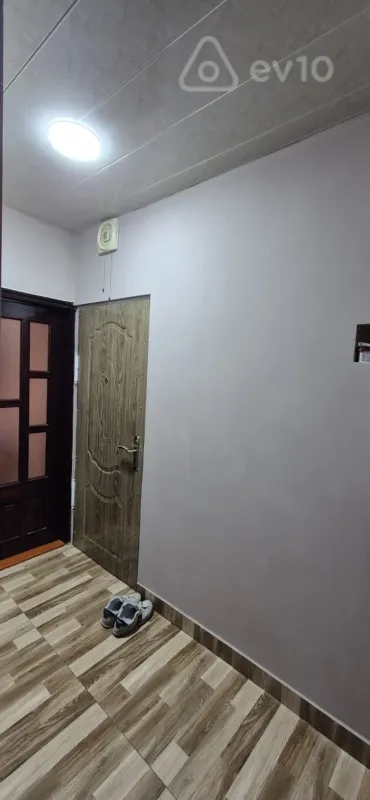Kirayə verilir 2 otaqlı köhnə tikili 60 m²