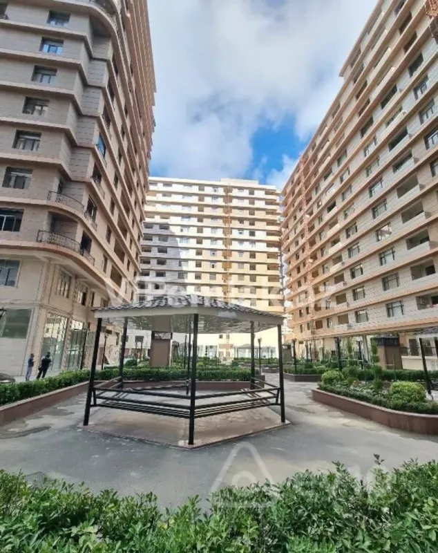 Kirayə verilir 2 otaqlı yeni tikili 67 m²