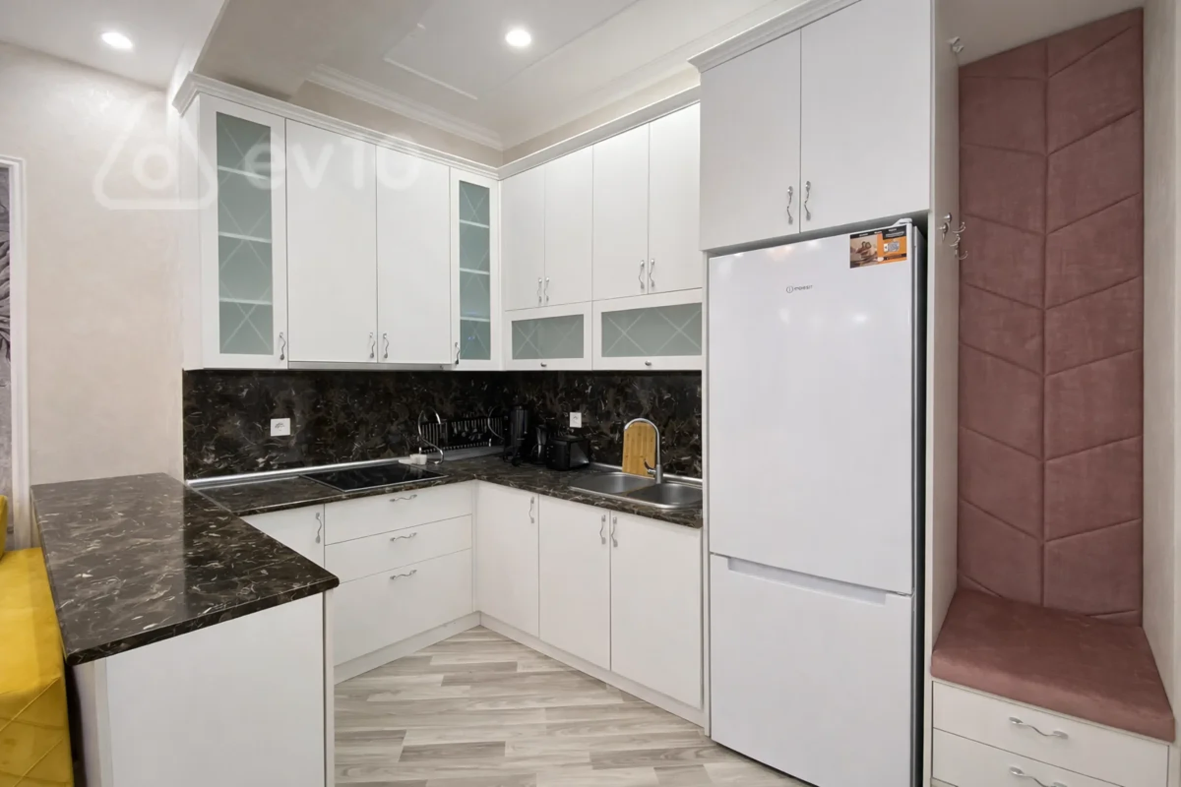 Kirayə verilir 2 otaqlı yeni tikili 67 m²