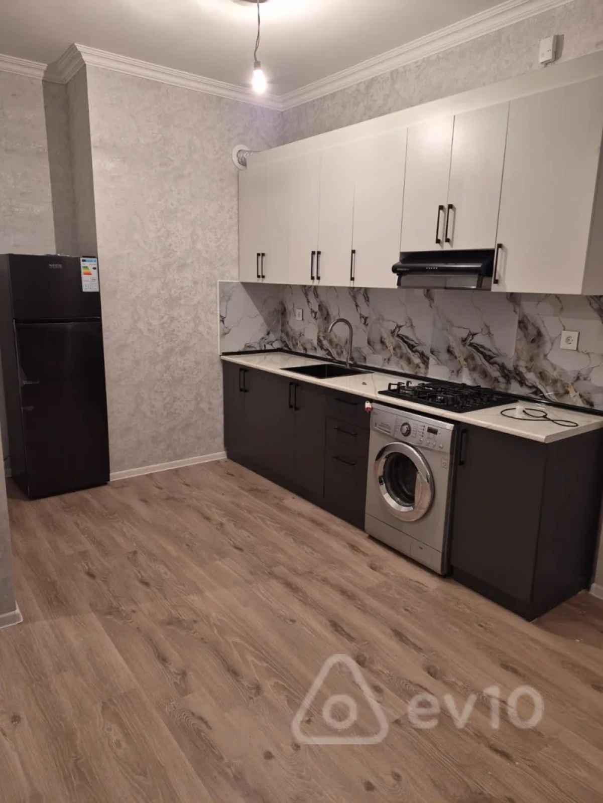 Kirayə verilir 2 otaqlı yeni tikili 65 m²