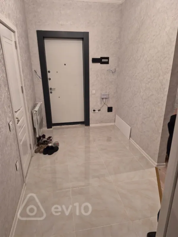 Kirayə verilir 2 otaqlı yeni tikili 65 m²