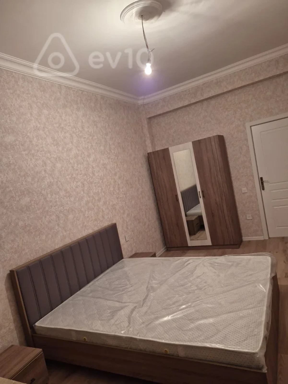 Kirayə verilir 2 otaqlı yeni tikili 65 m²