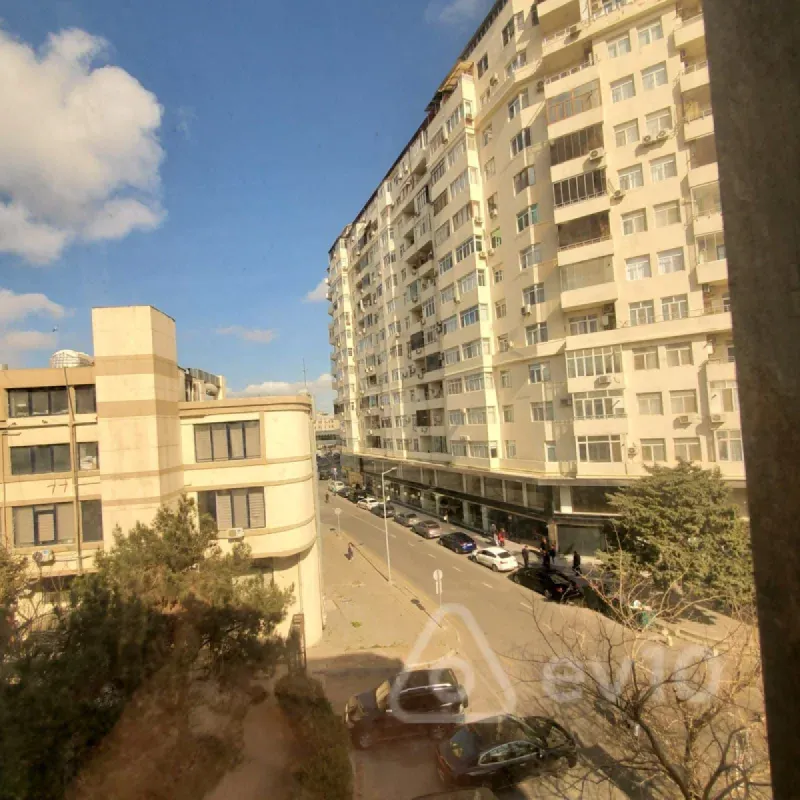 Kirayə verilir 3 otaqlı köhnə tikili 72 m²