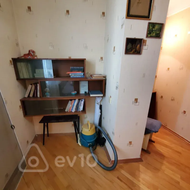 Kirayə verilir 3 otaqlı köhnə tikili 72 m²