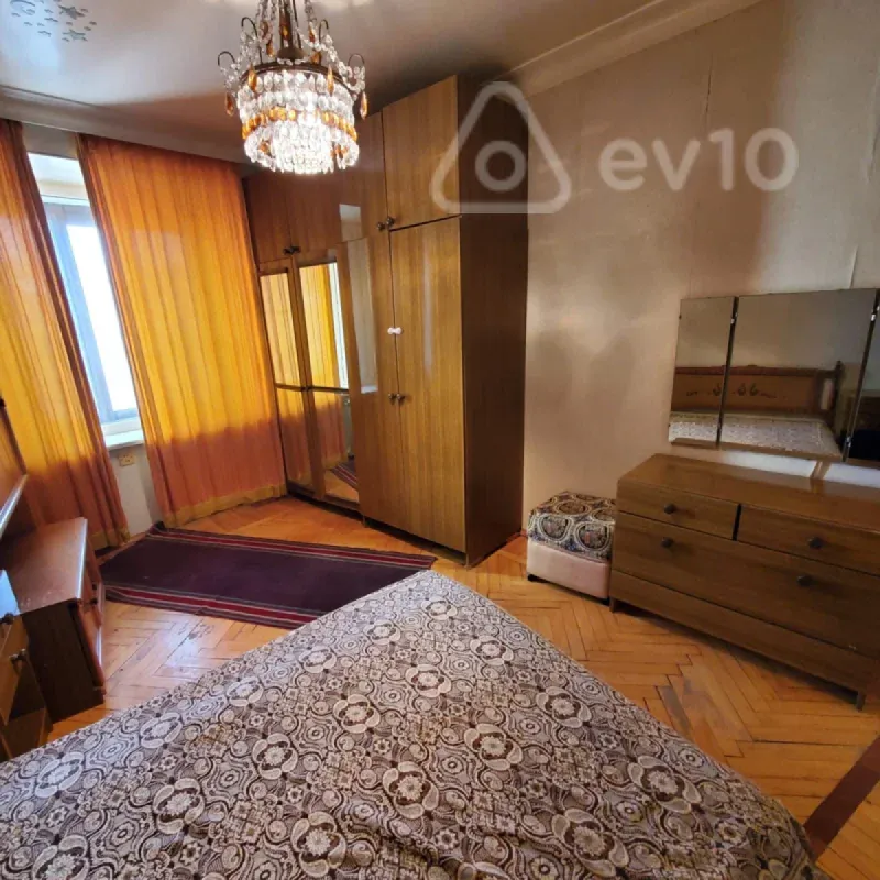 Kirayə verilir 3 otaqlı köhnə tikili 72 m²