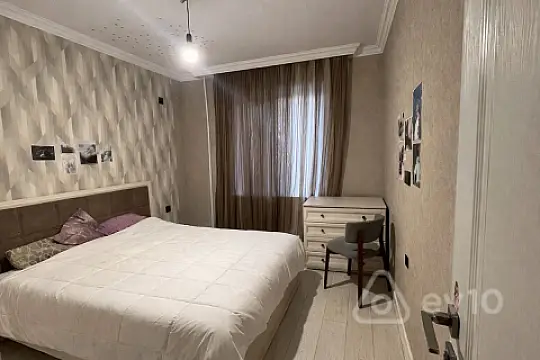 Satılır 3 otaqlı köhnə tikili 55 m²