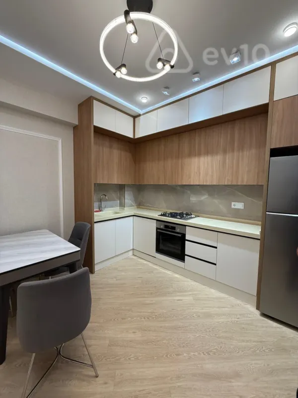 Kirayə verilir 2 otaqlı yeni tikili 67 m²