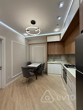 Kirayə verilir 2 otaqlı yeni tikili 67 m²