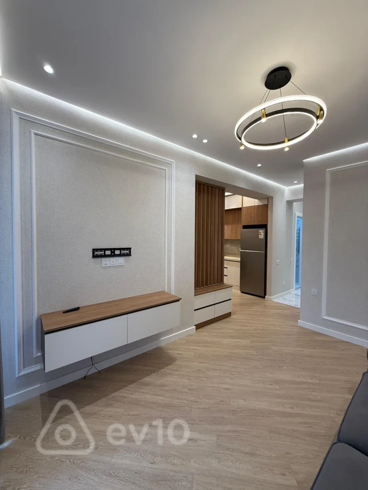 Kirayə verilir 2 otaqlı yeni tikili 67 m²