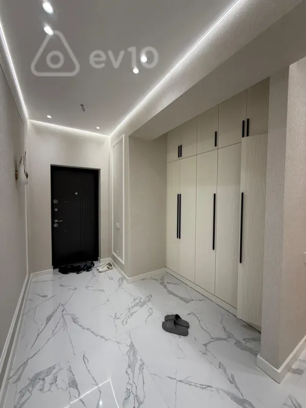 Kirayə verilir 2 otaqlı yeni tikili 67 m²