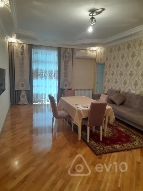 Kirayə verilir 3 otaqlı yeni tikili 120 m²