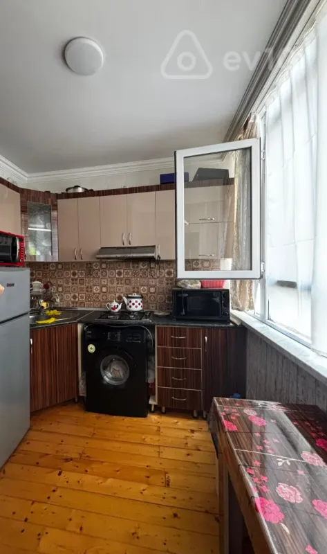 Kirayə verilir 3 otaqlı yeni tikili 90 m²