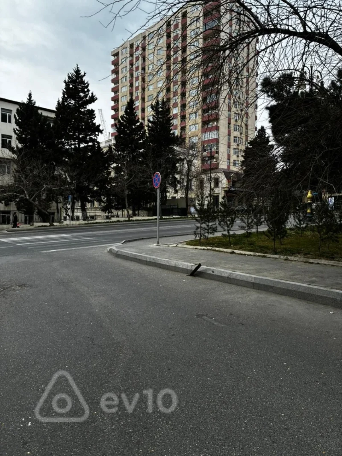 Kirayə verilir 1 otaqlı köhnə tikili 42 m²