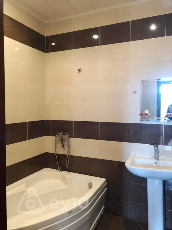 Satılır 2 otaqlı yeni tikili 77 m²