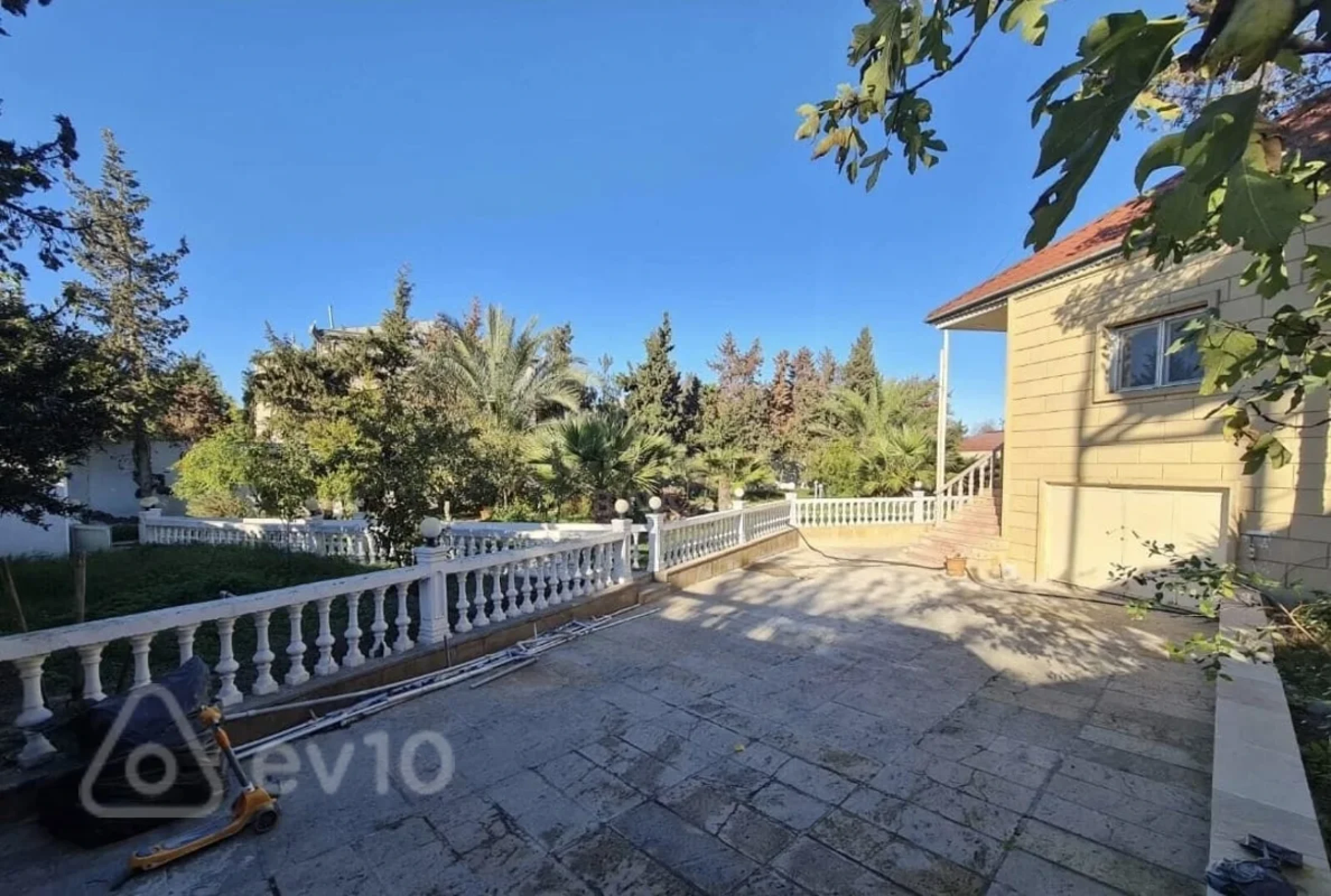 Satılır 7 otaqlı həyət evi 500 m²