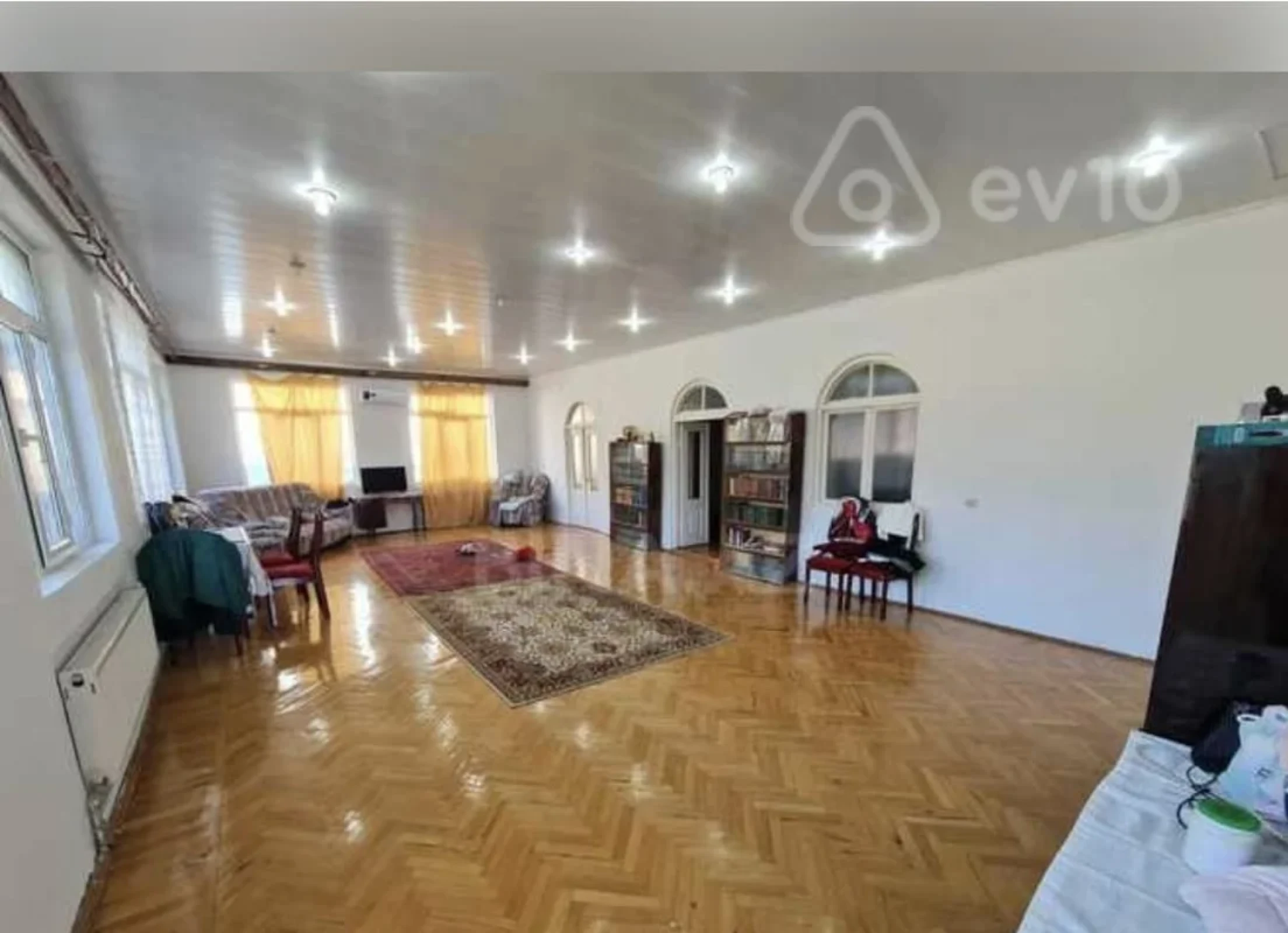 Satılır 7 otaqlı həyət evi 500 m²