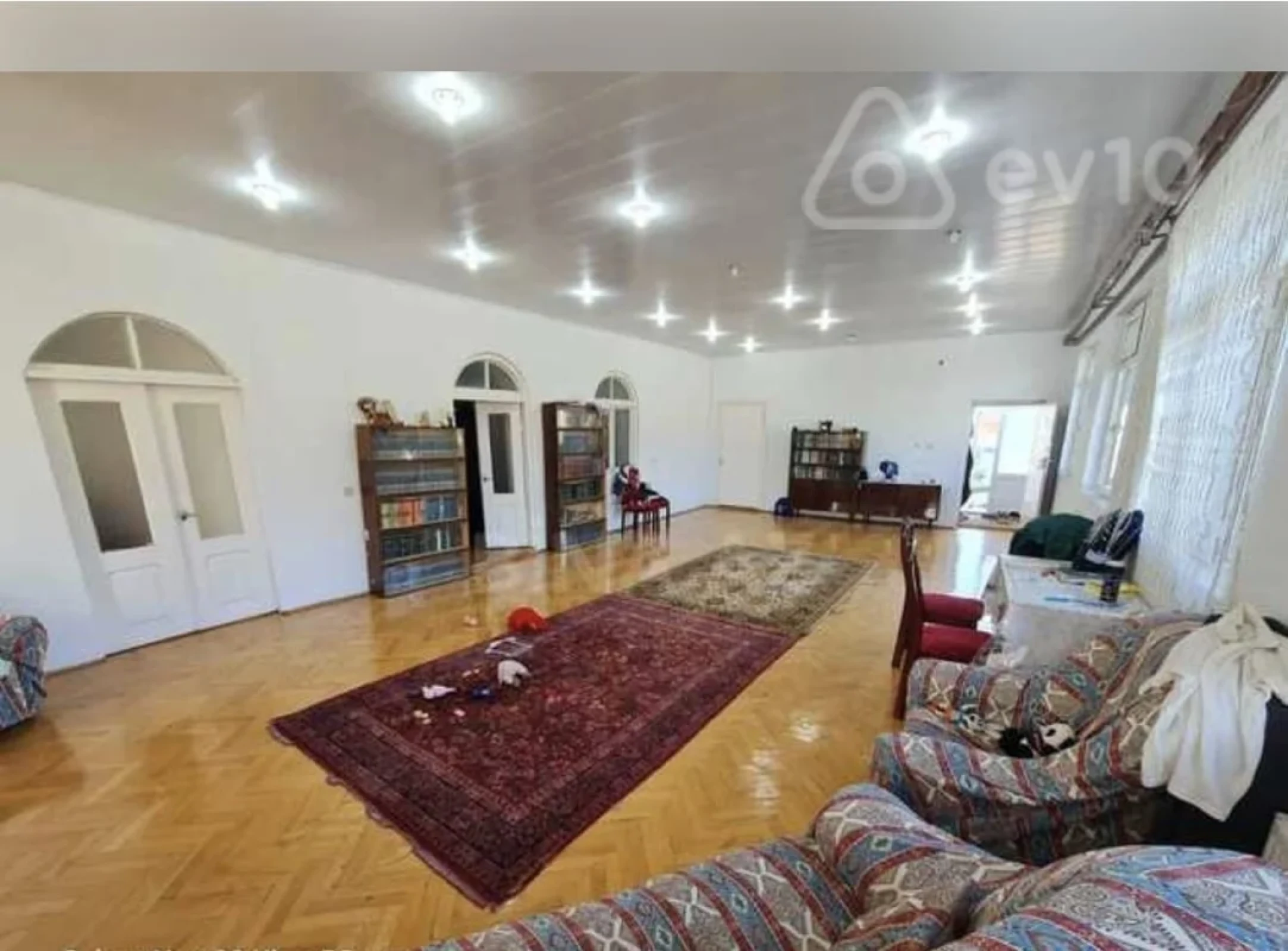 Satılır 7 otaqlı həyət evi 500 m²