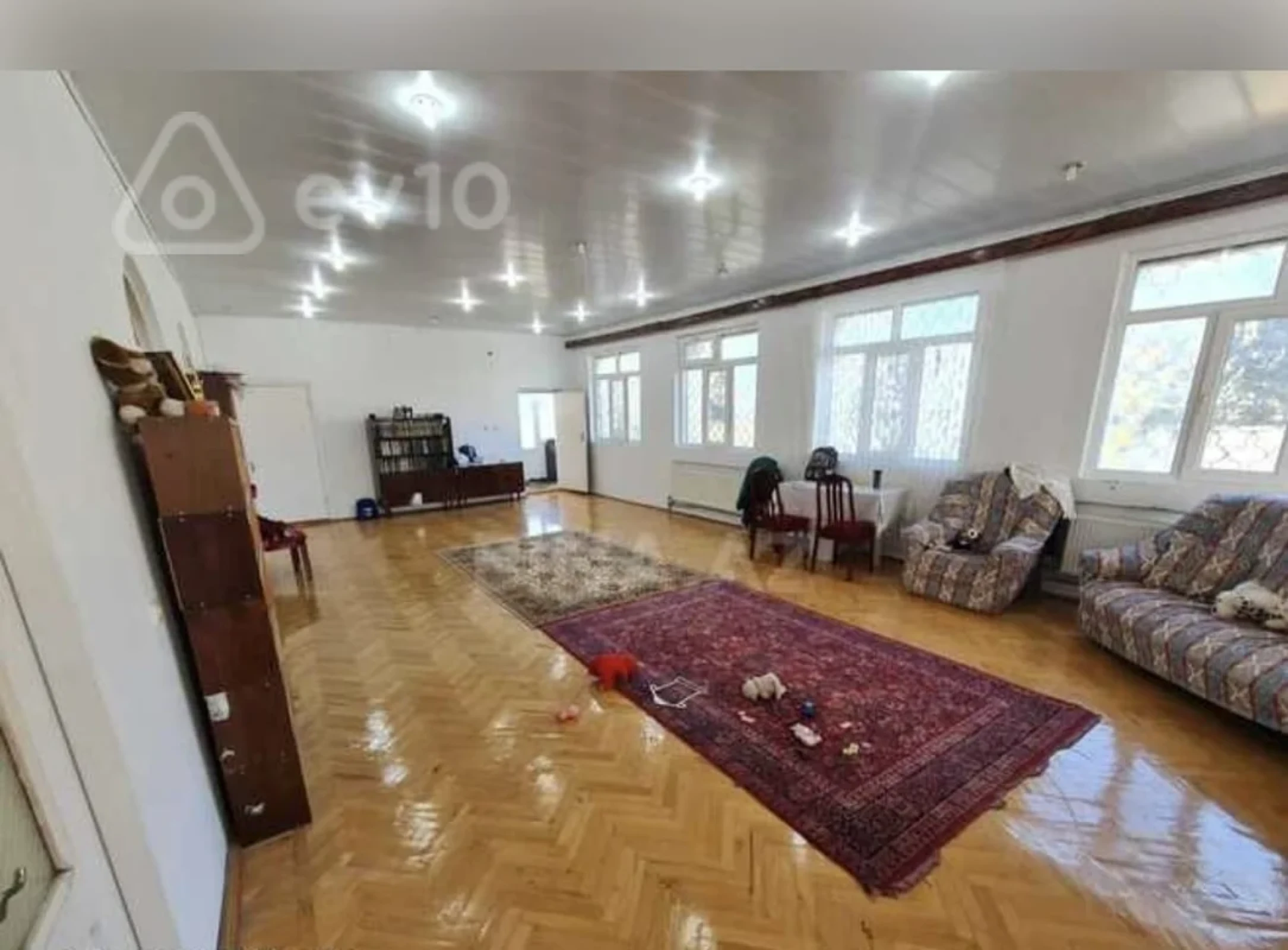 Satılır 7 otaqlı həyət evi 500 m²