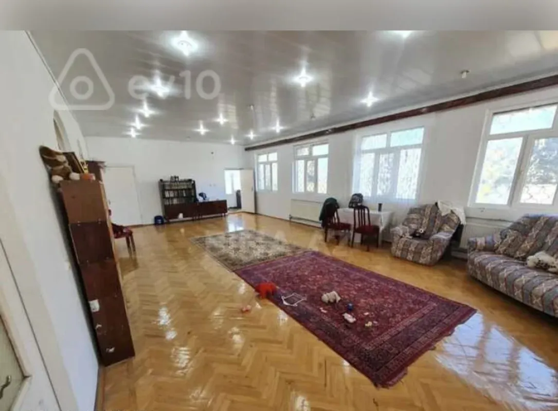 Satılır 7 otaqlı həyət evi 500 m²