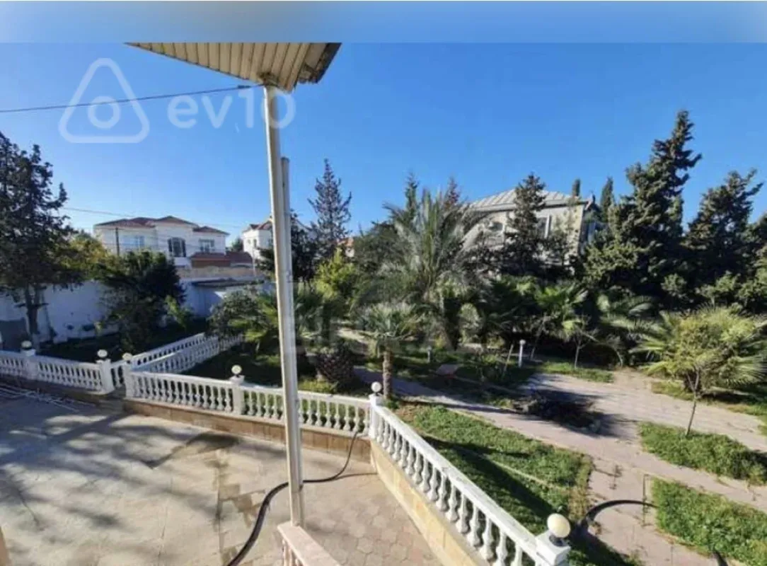 Satılır 7 otaqlı həyət evi 500 m²
