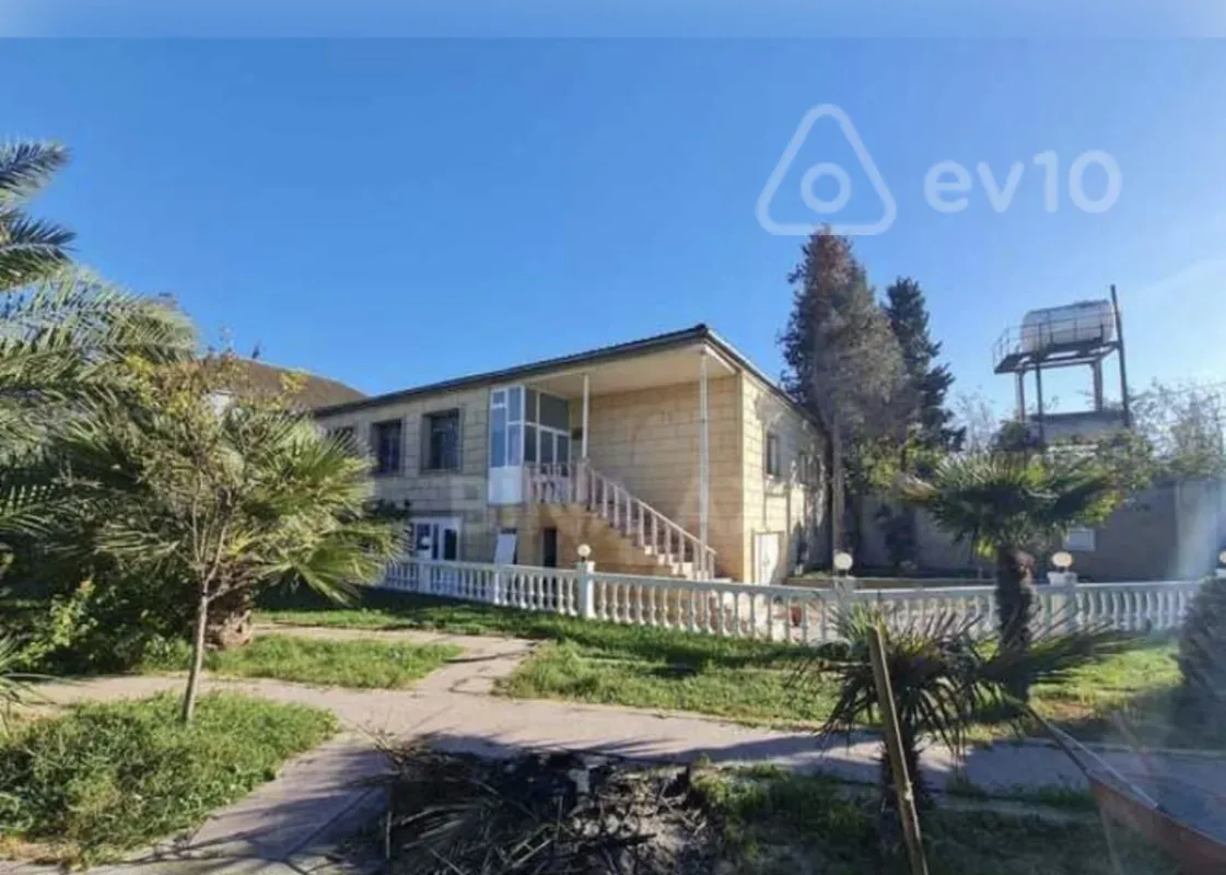 Satılır 7 otaqlı həyət evi 500 m²