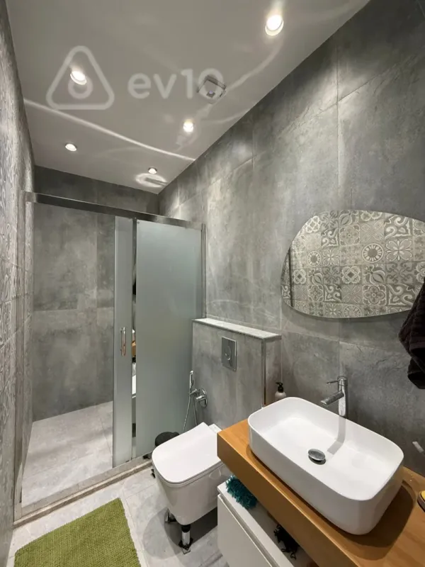 Satılır 4 otaqlı həyət evi 170 m²