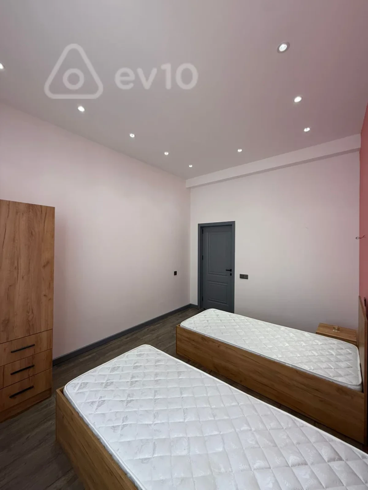 Satılır 4 otaqlı həyət evi 170 m²
