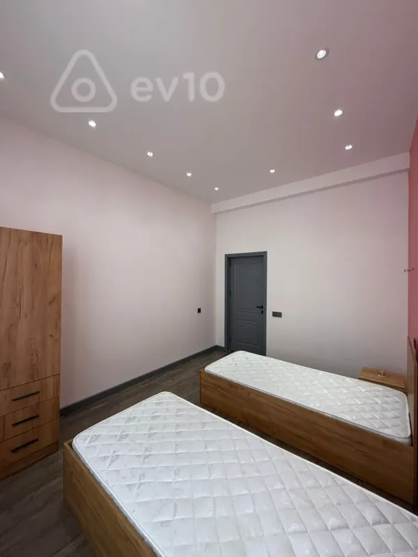 Satılır 4 otaqlı həyət evi 170 m²