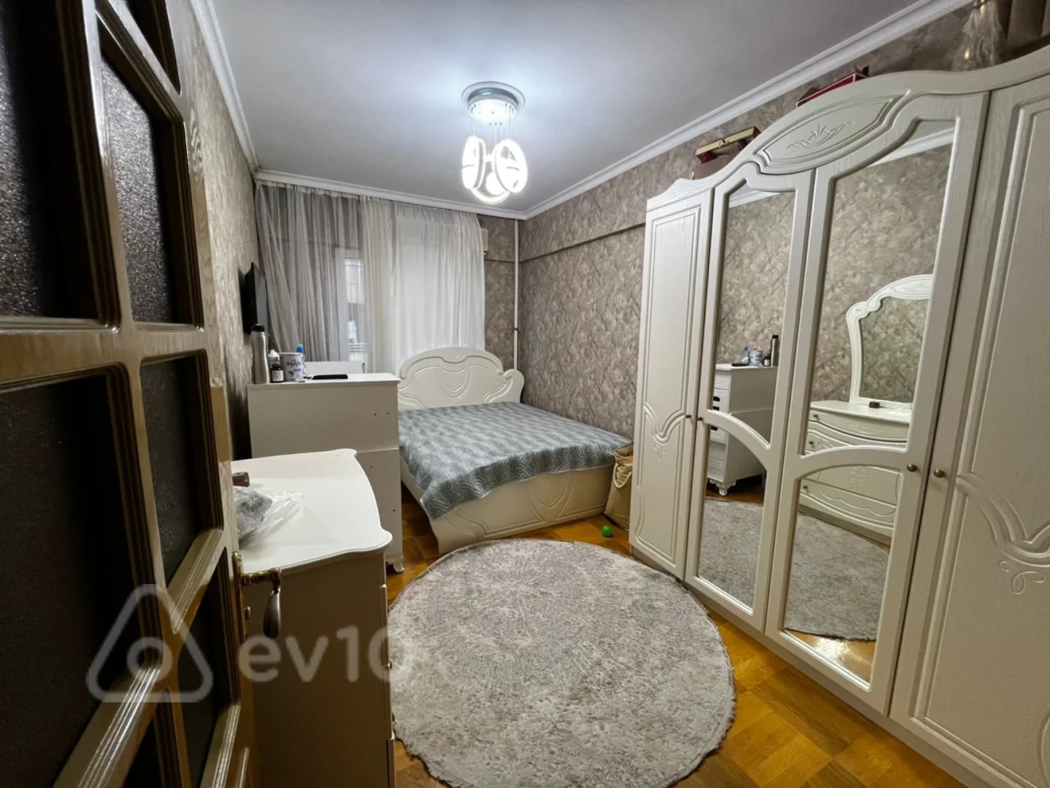 Satılır 3 otaqlı yeni tikili 100 m²