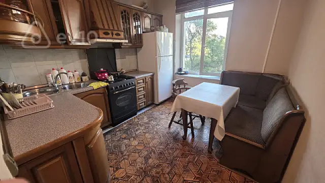 Kirayə verilir 3 otaqlı köhnə tikili 80 m²