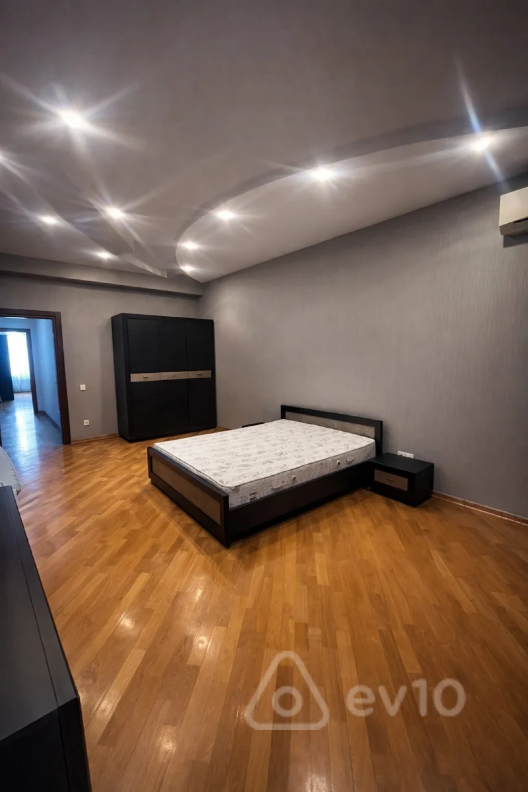 Satılır 3 otaqlı yeni tikili 138 m²