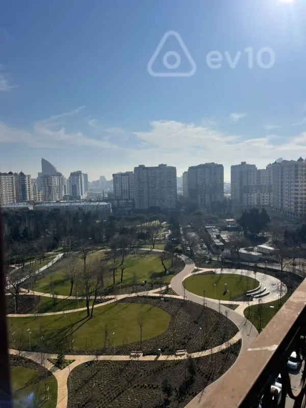 Satılır 3 otaqlı yeni tikili 138 m²
