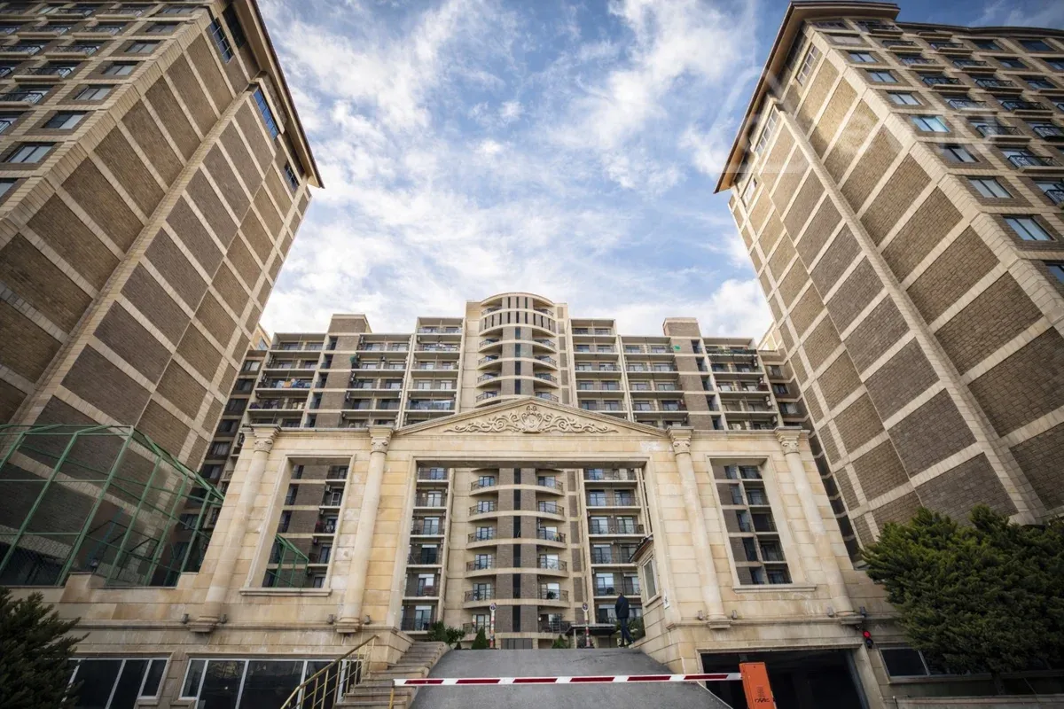 Satılır 3 otaqlı yeni tikili 138 m²