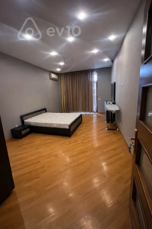 Satılır 3 otaqlı yeni tikili 138 m²