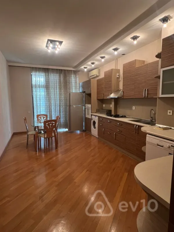 Satılır 3 otaqlı yeni tikili 138 m²