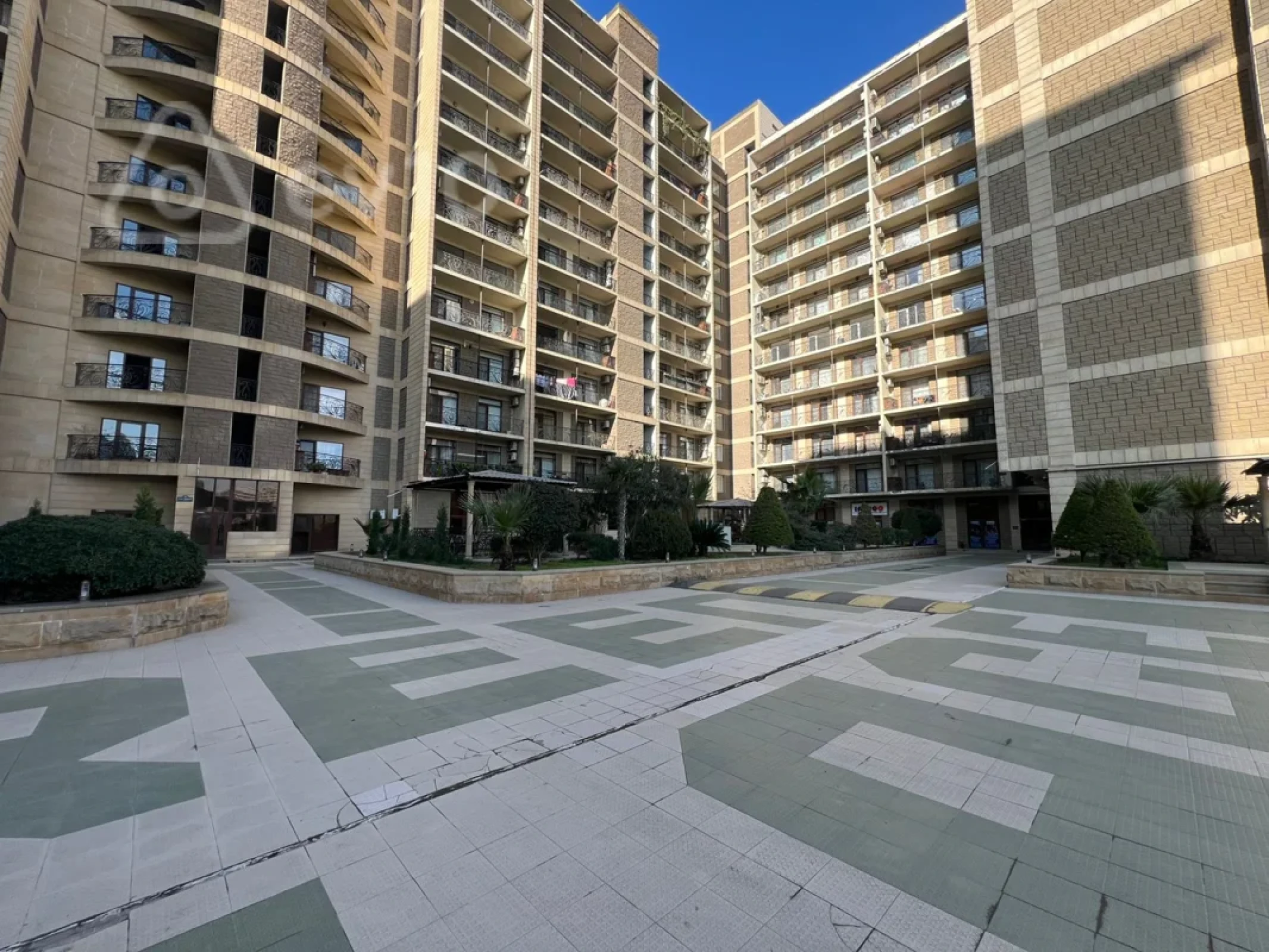 Satılır 3 otaqlı yeni tikili 138 m²