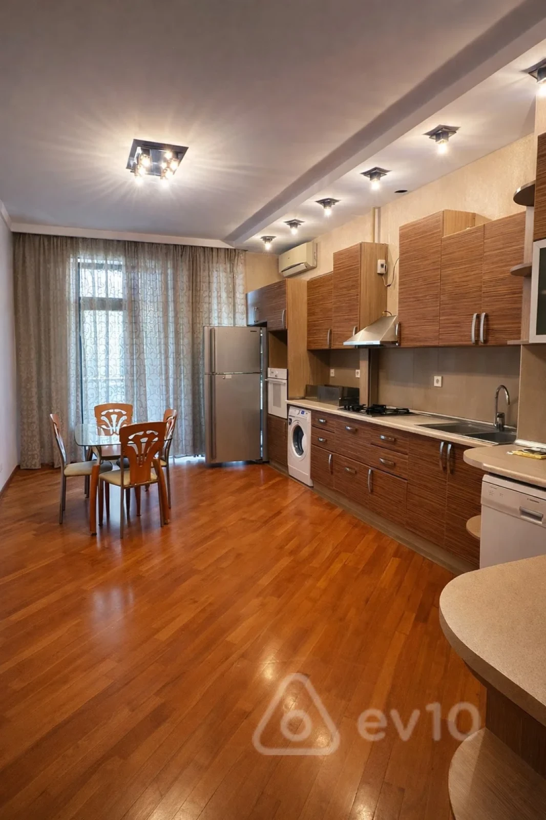 Satılır 3 otaqlı yeni tikili 138 m²