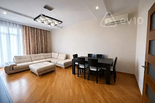 Satılır 3 otaqlı yeni tikili 138 m²