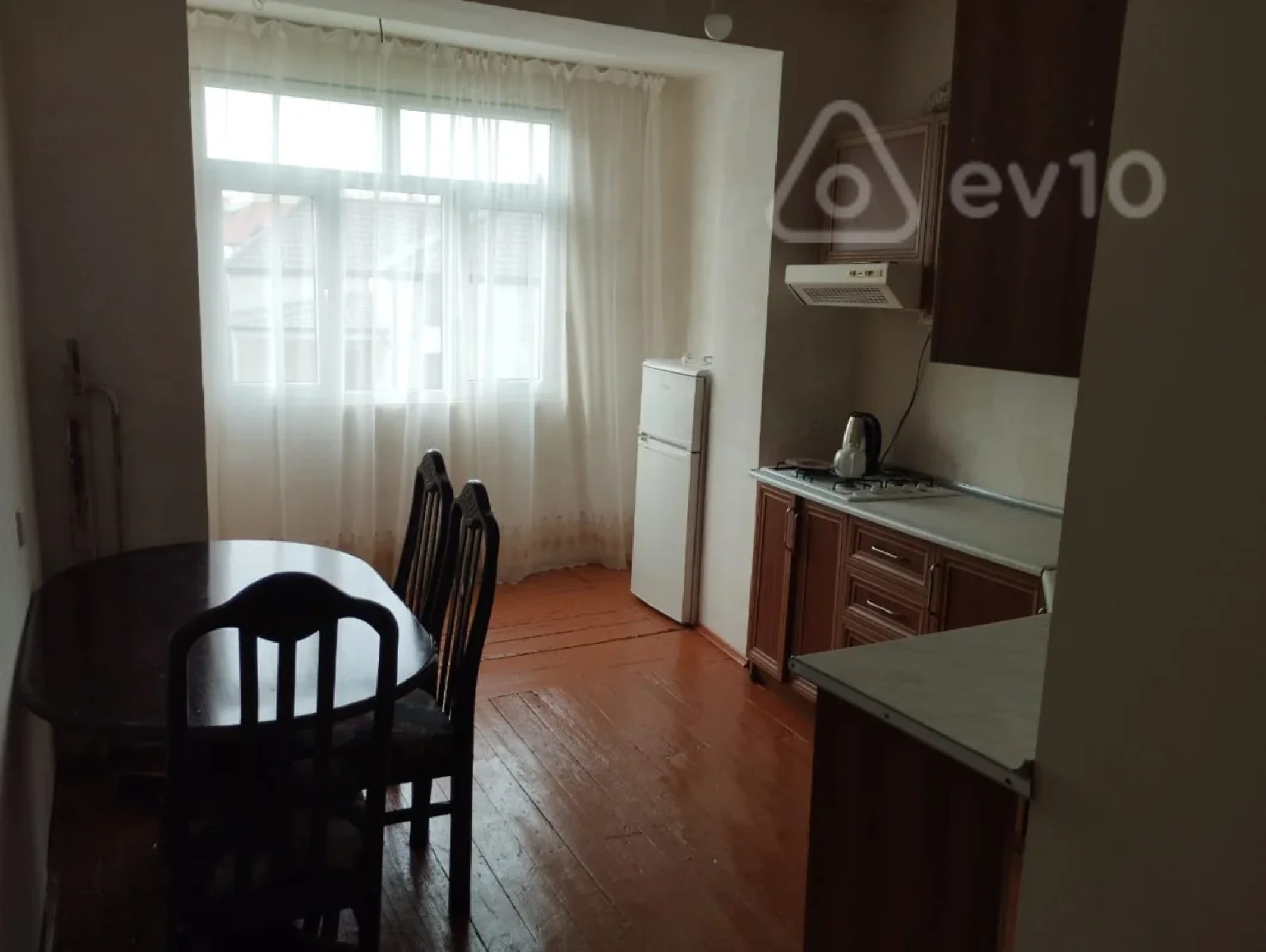 Kirayə verilir 3 otaqlı köhnə tikili 80 m²