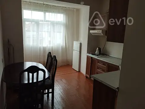 Kirayə verilir 3 otaqlı köhnə tikili 80 m²