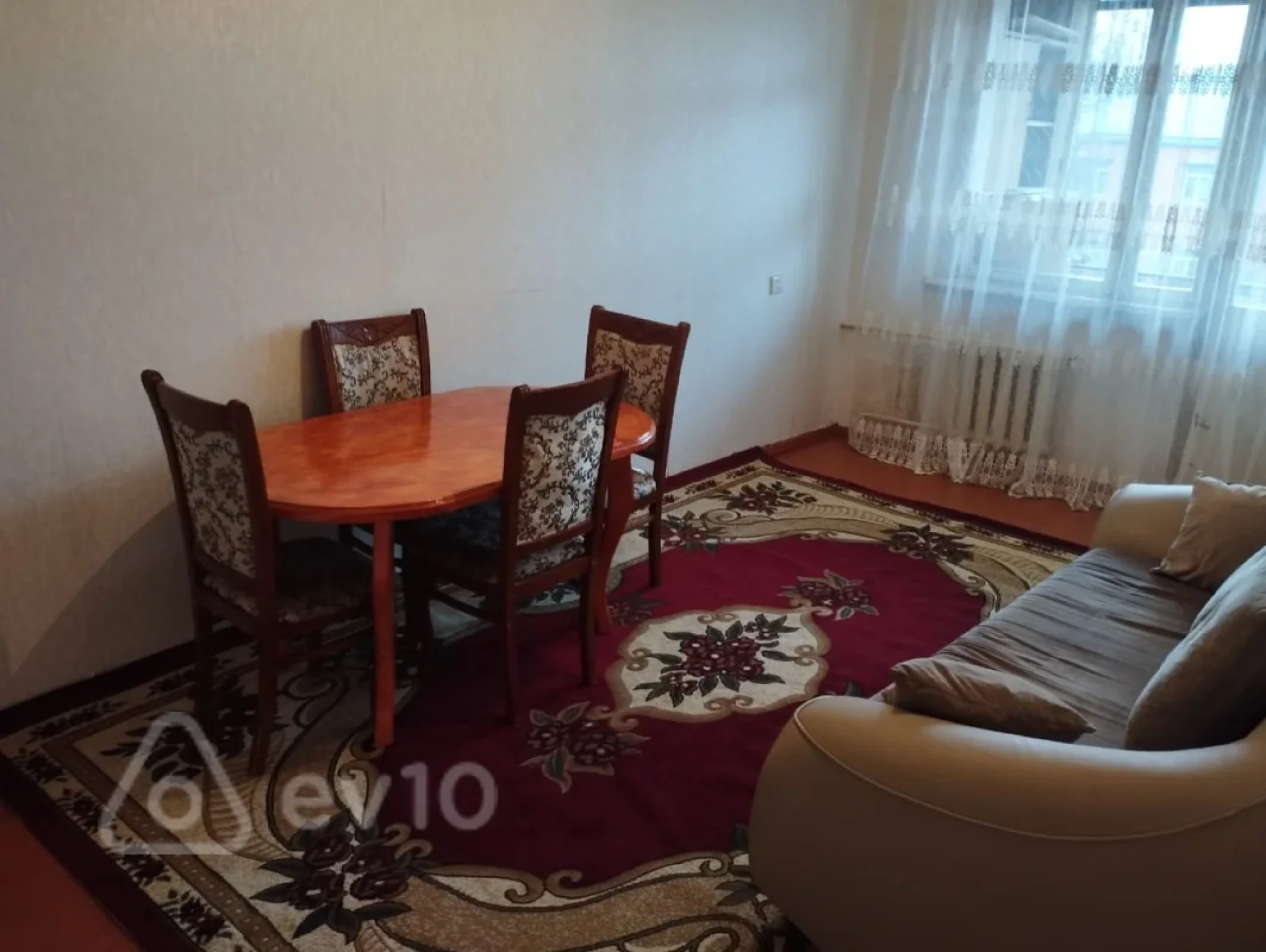 Kirayə verilir 3 otaqlı köhnə tikili 80 m²