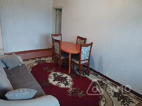 Kirayə verilir 3 otaqlı köhnə tikili 80 m²