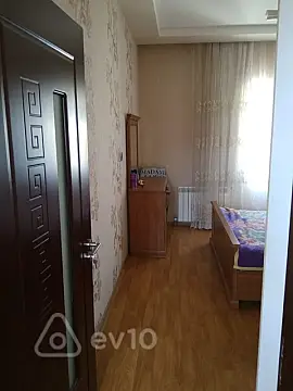 Kirayə verilir 2 otaqlı köhnə tikili 75 m²