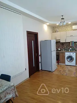 Kirayə verilir 2 otaqlı köhnə tikili 75 m²