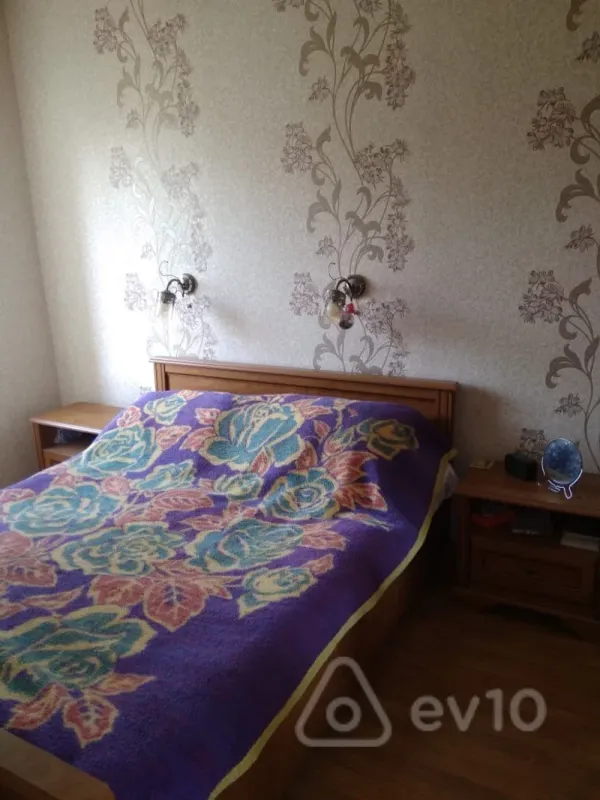 Kirayə verilir 2 otaqlı köhnə tikili 75 m²