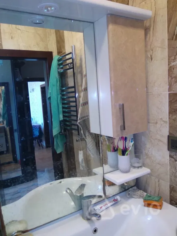 Kirayə verilir 2 otaqlı köhnə tikili 75 m²