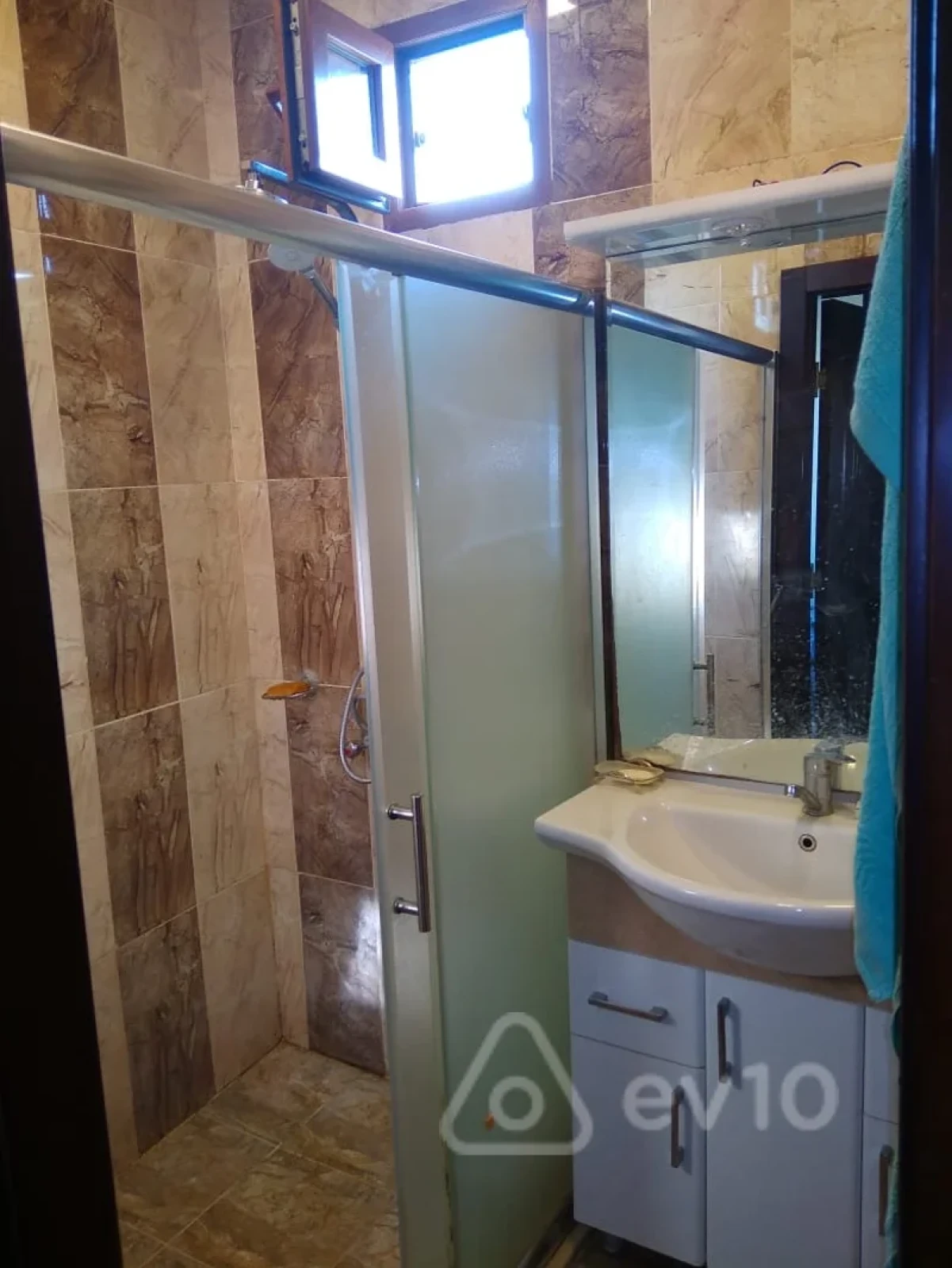 Kirayə verilir 2 otaqlı köhnə tikili 75 m²