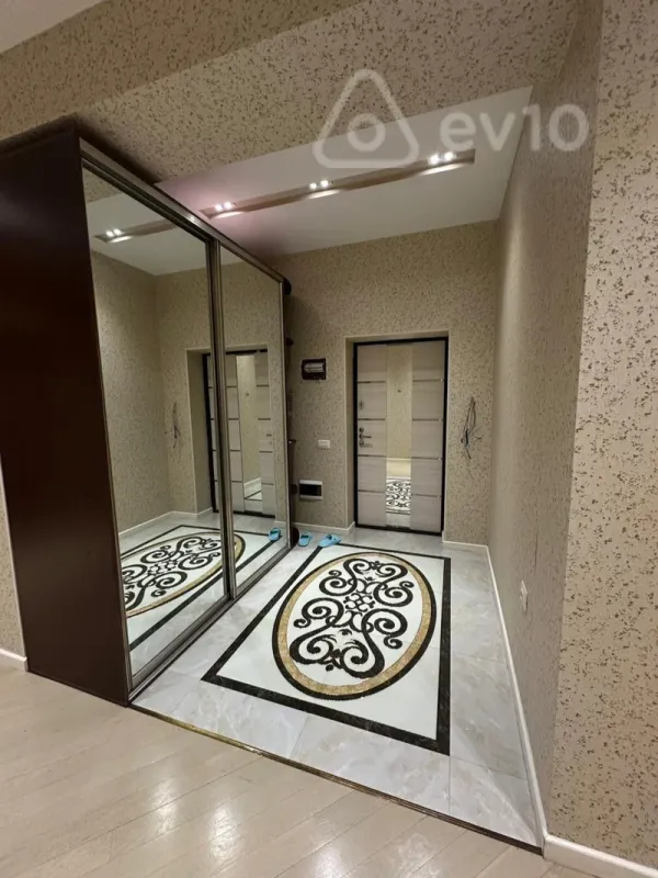 Kirayə verilir 3 otaqlı yeni tikili 150 m²