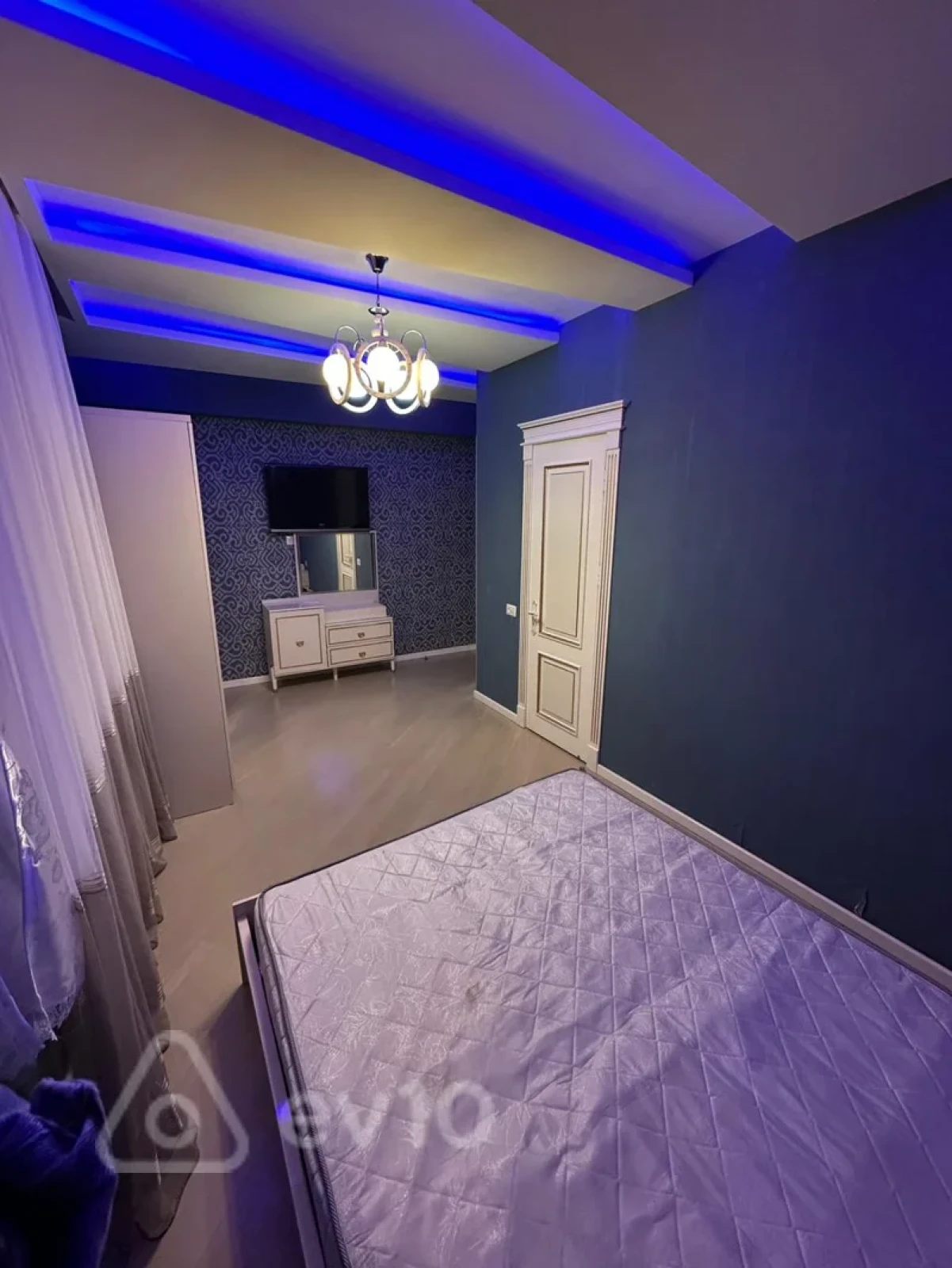 Kirayə verilir 3 otaqlı yeni tikili 150 m²